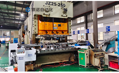 250T沖床三次元機(jī)械手，BYD新能源汽車